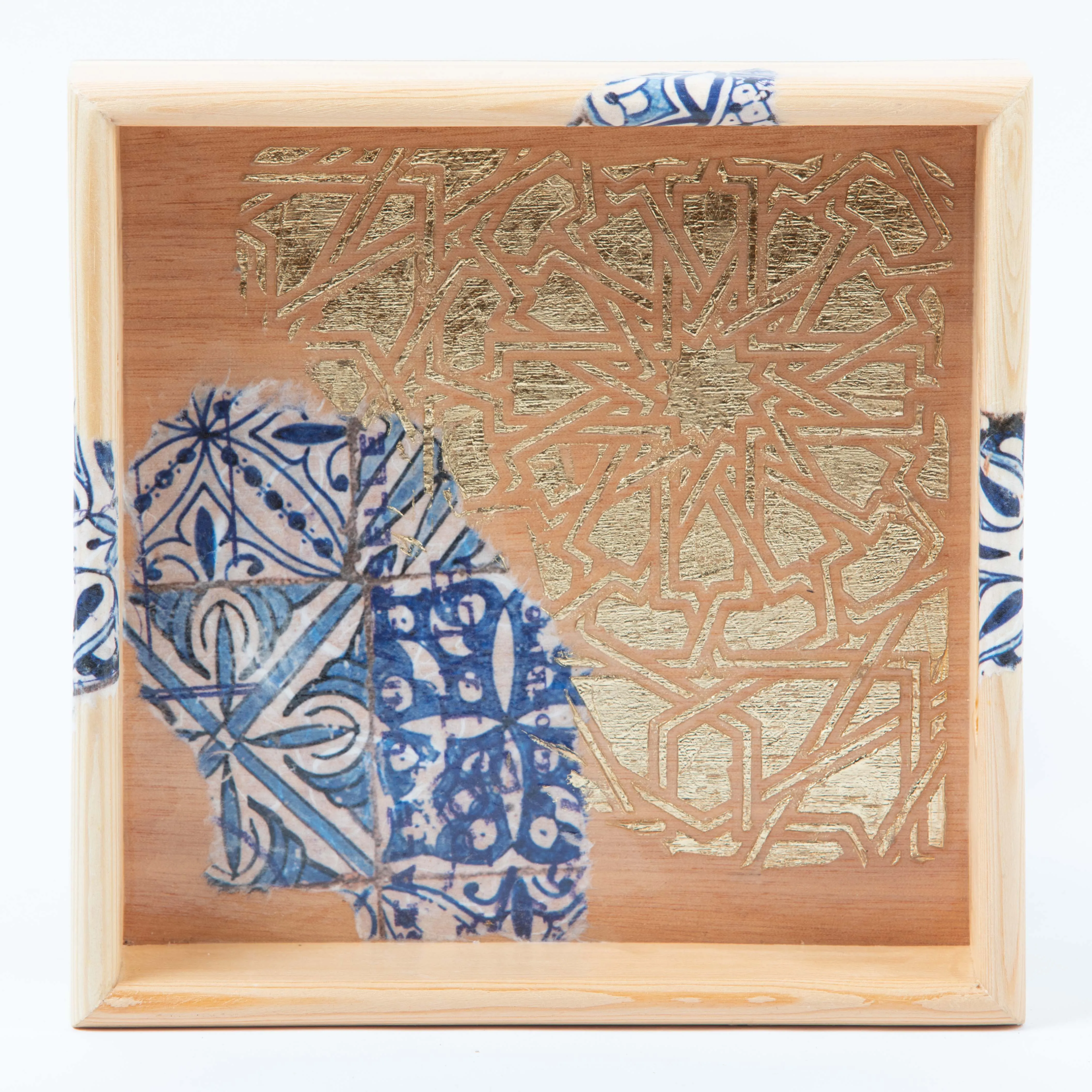 22 cm Wooden Tray with Printed Zelij Fragments