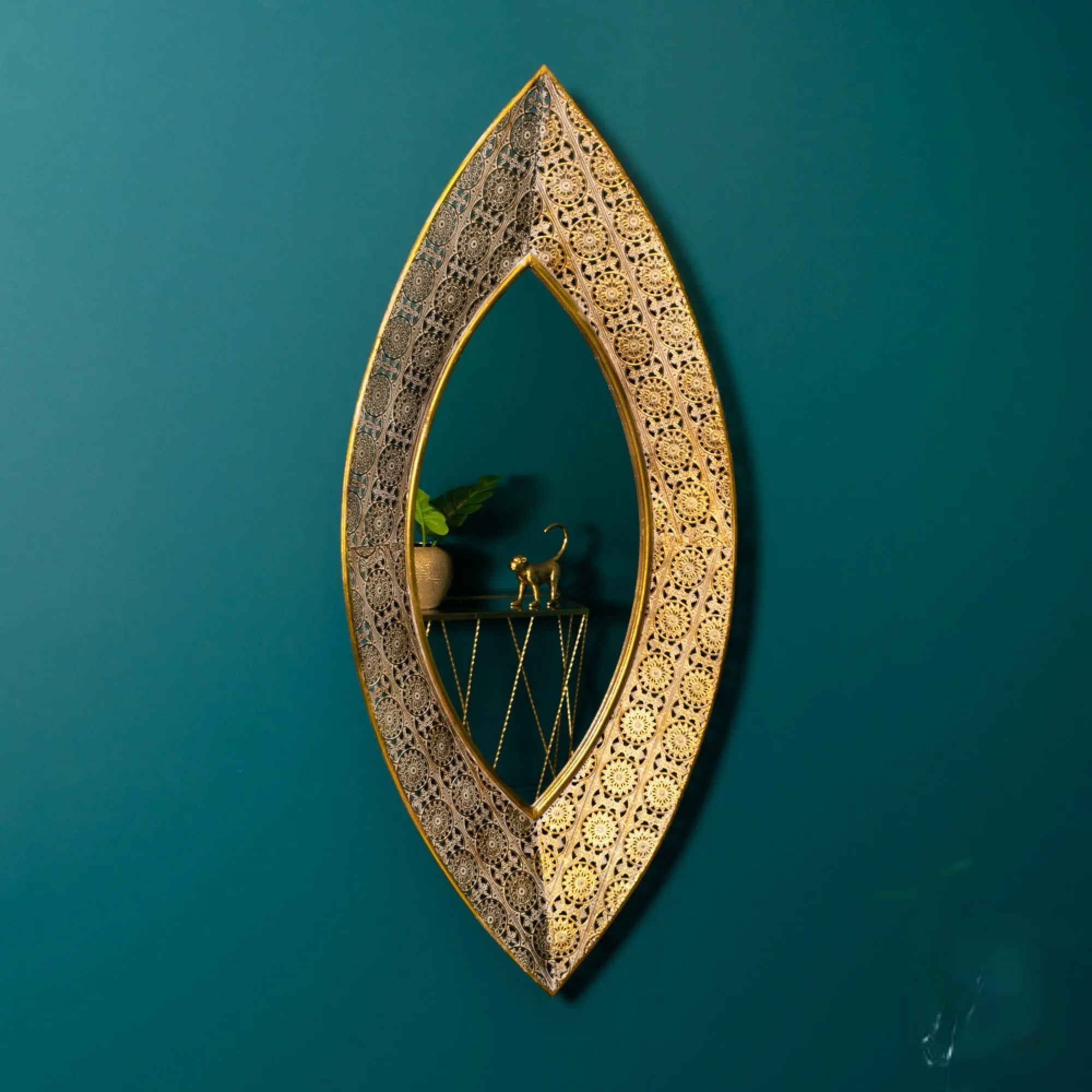 Amira Leaf Mirror Gold