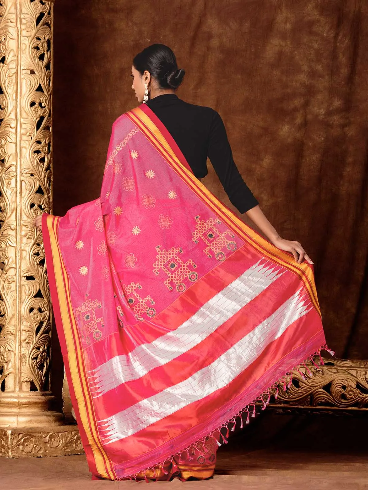 Block Chariot Printed Quirky Illkal Pink Saree