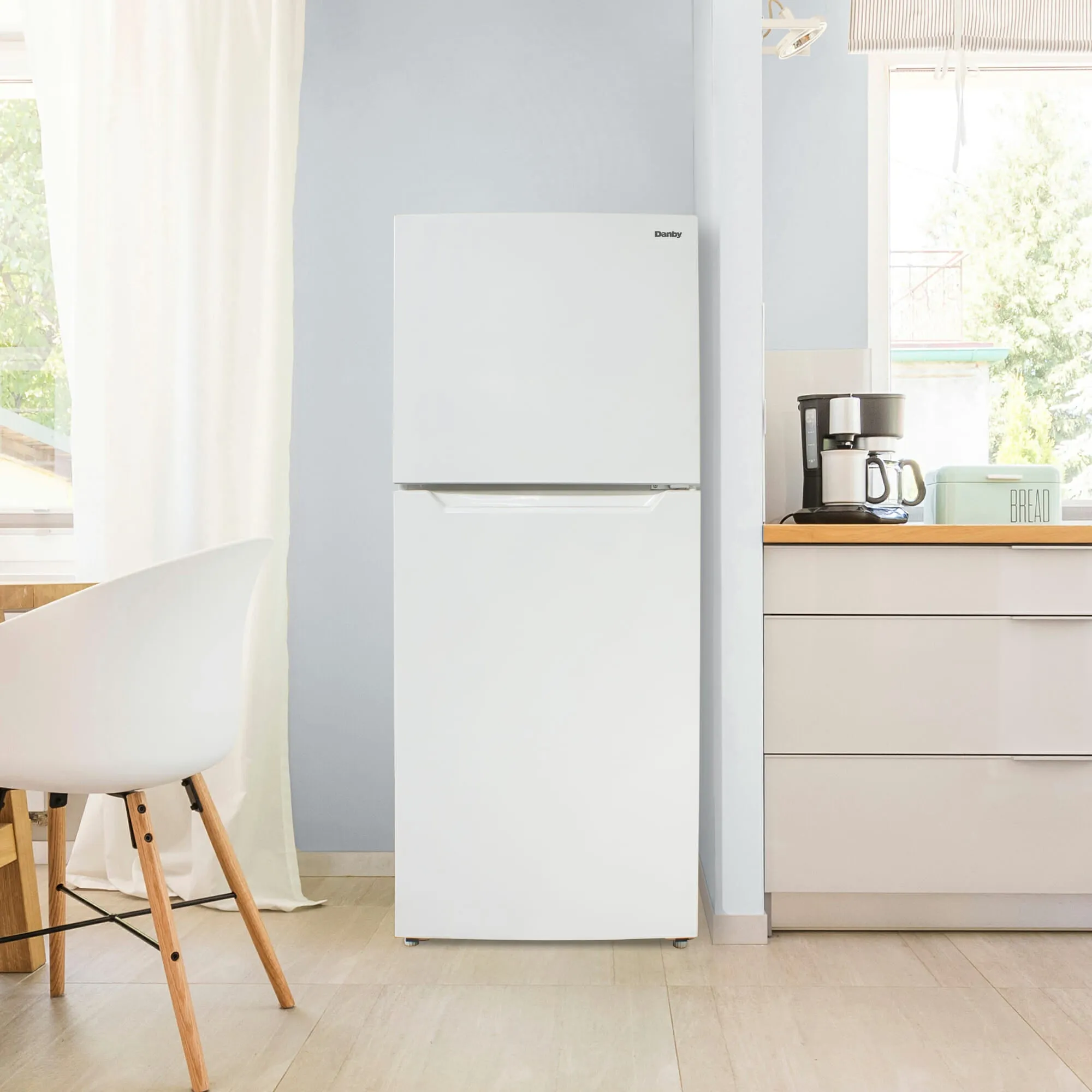 Danby DFF142E1WDB 14.2 cu. ft. Apartment Size Fridge Top Mount in White
