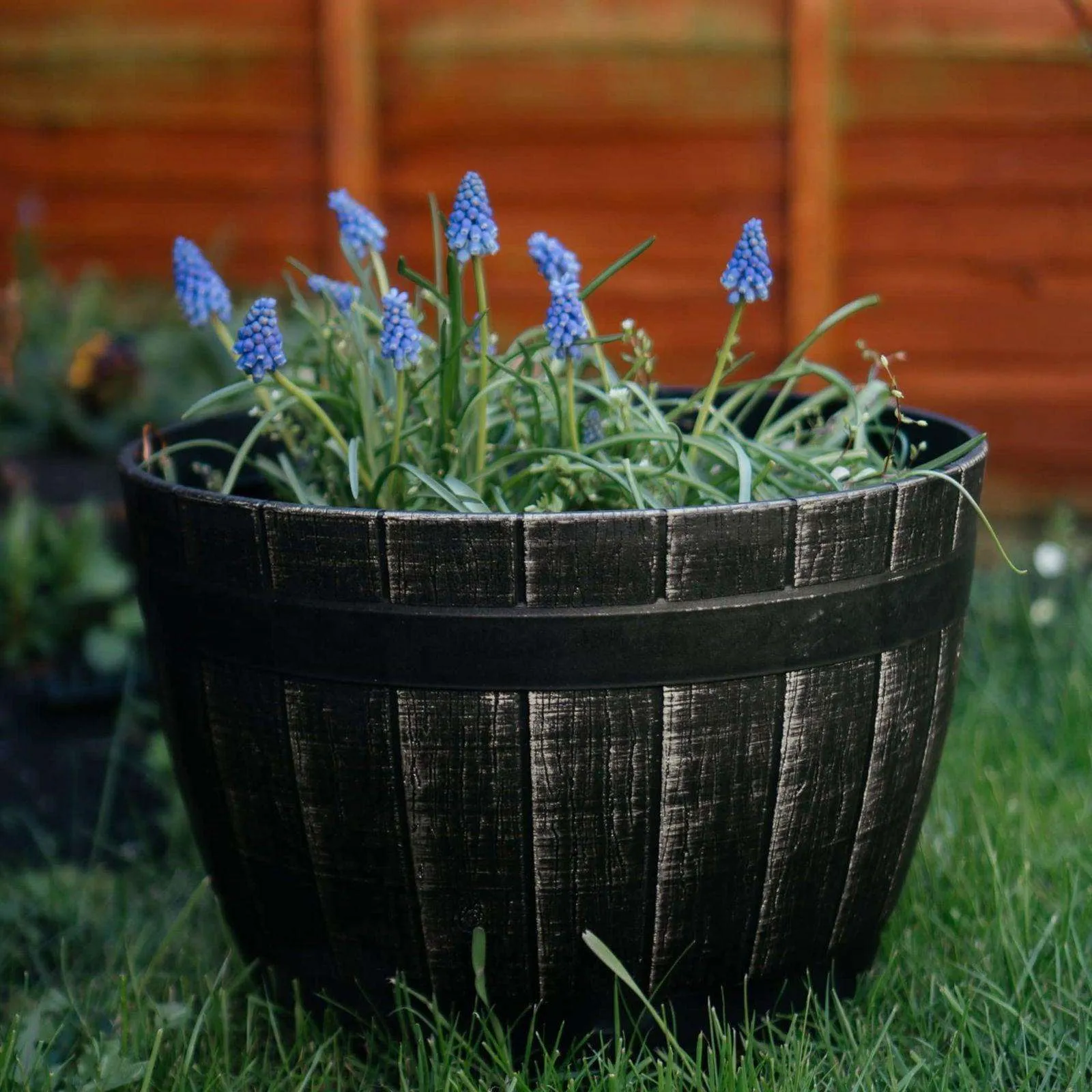 SG Traders Large Round Plastic Barrel Tub Planter