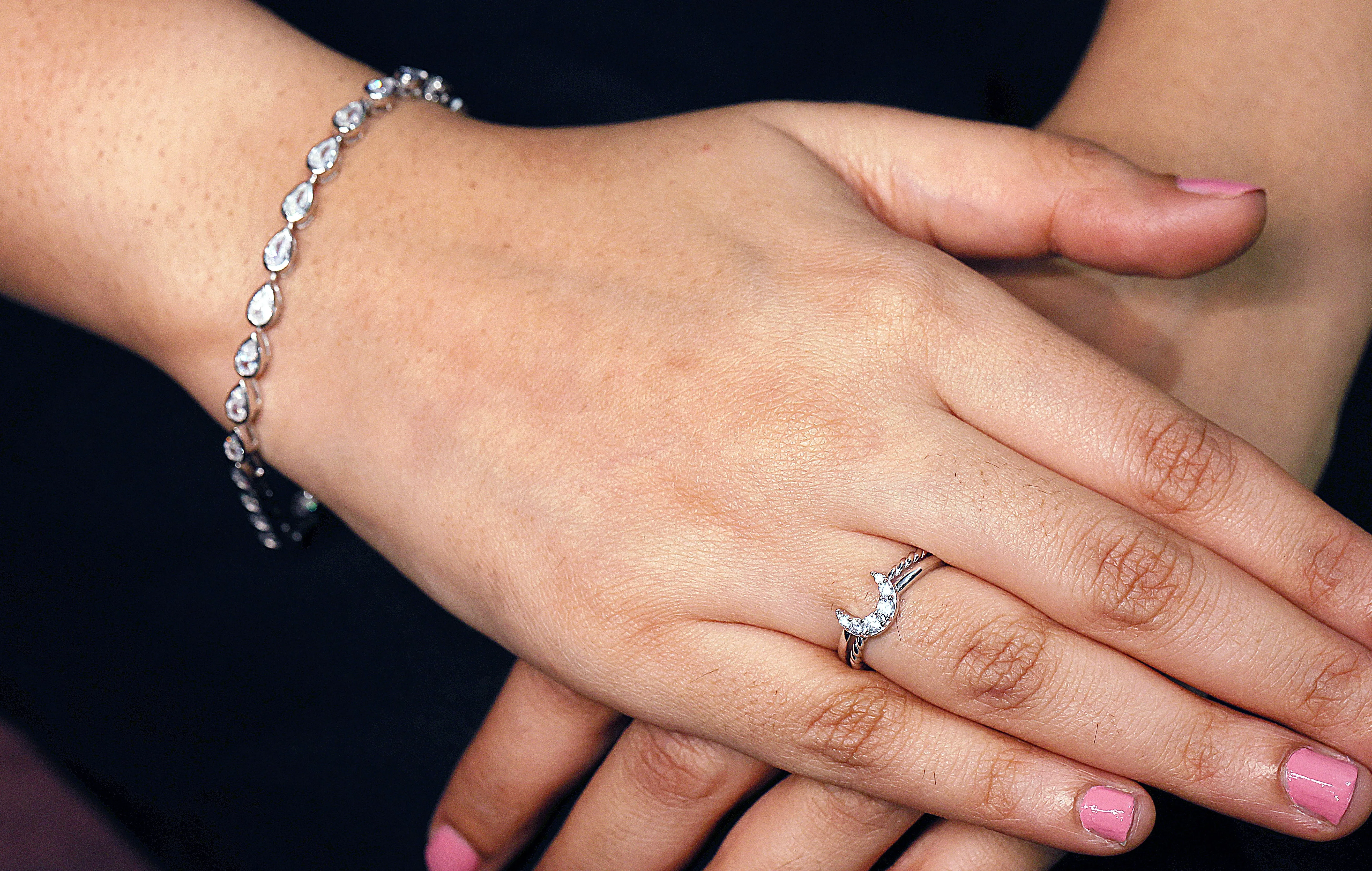 Solitaire water-drop bracelet